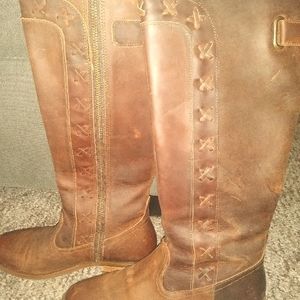 Born albi knee-high boots size 6.5